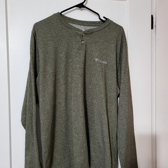 Columbia T-Shirt Size Large - Picture 2 of 5